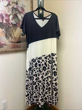 Black and White Colorblock Maxi Dress with Leopard Print